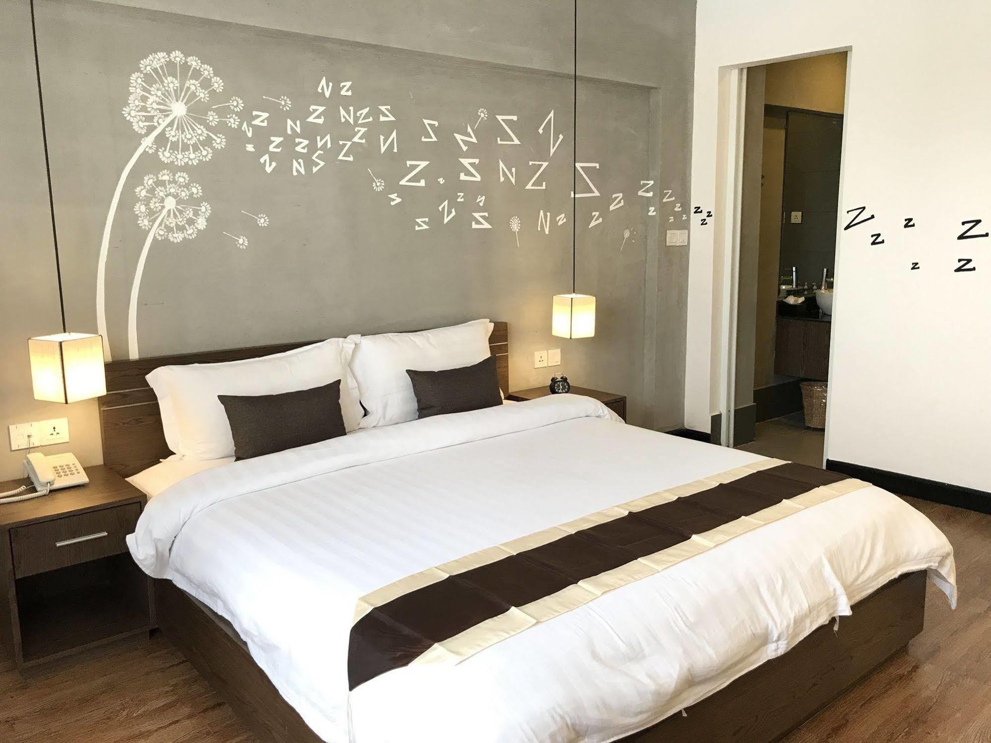 Asiban Quay Boutique Hotel Пном Пен Екстериор снимка