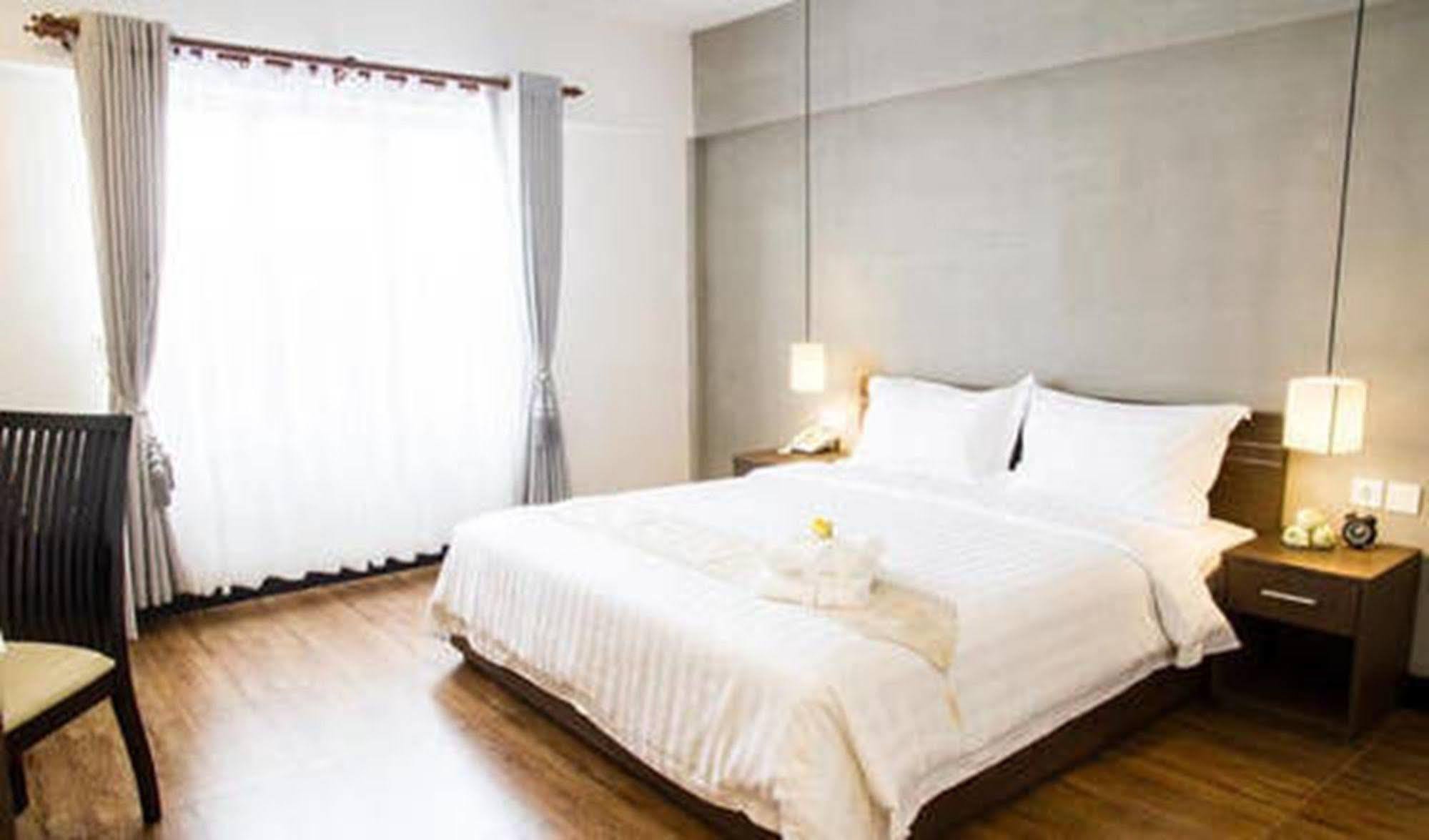 Asiban Quay Boutique Hotel Пном Пен Екстериор снимка